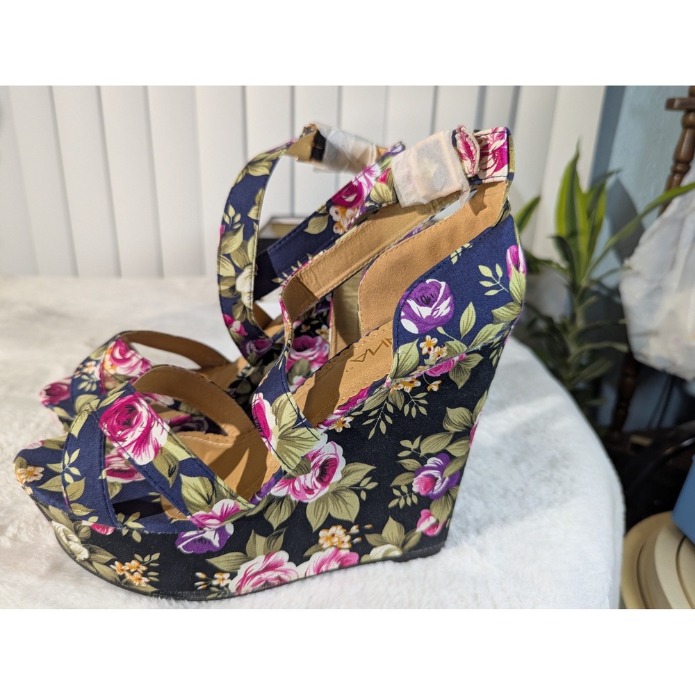 Anna Wedge Sandals Womens 9 Black Floral New MIA-9 Platform Strappy Shoes